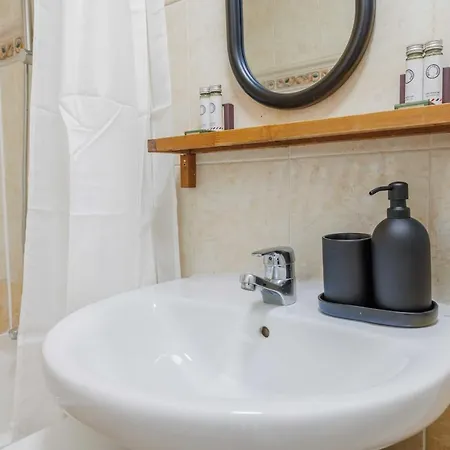 Amazing And Cosy Rue Des Petites Ecuries 4p1br アパート