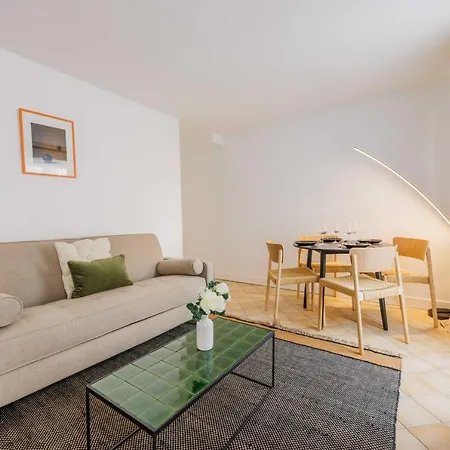 Amazing And Cosy Rue Des Petites Ecuries 4p1br *